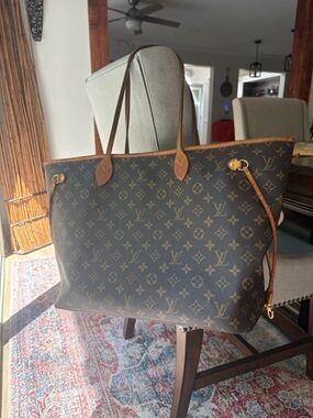 Louis Vuitton Monogram Neverfull Tote - Brown/Gold